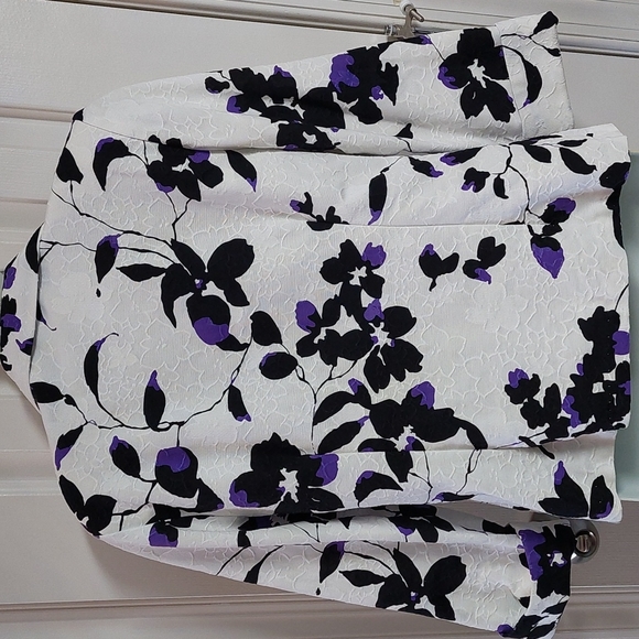 Floral Print Jacket - Picture 2 of 6